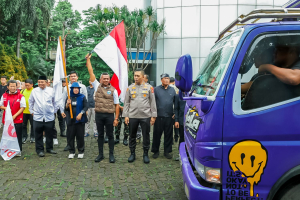 Jenal Mutaqin Lepas Tiga Truk Bantuan untuk Korban Bencana Aceh–Sumatera