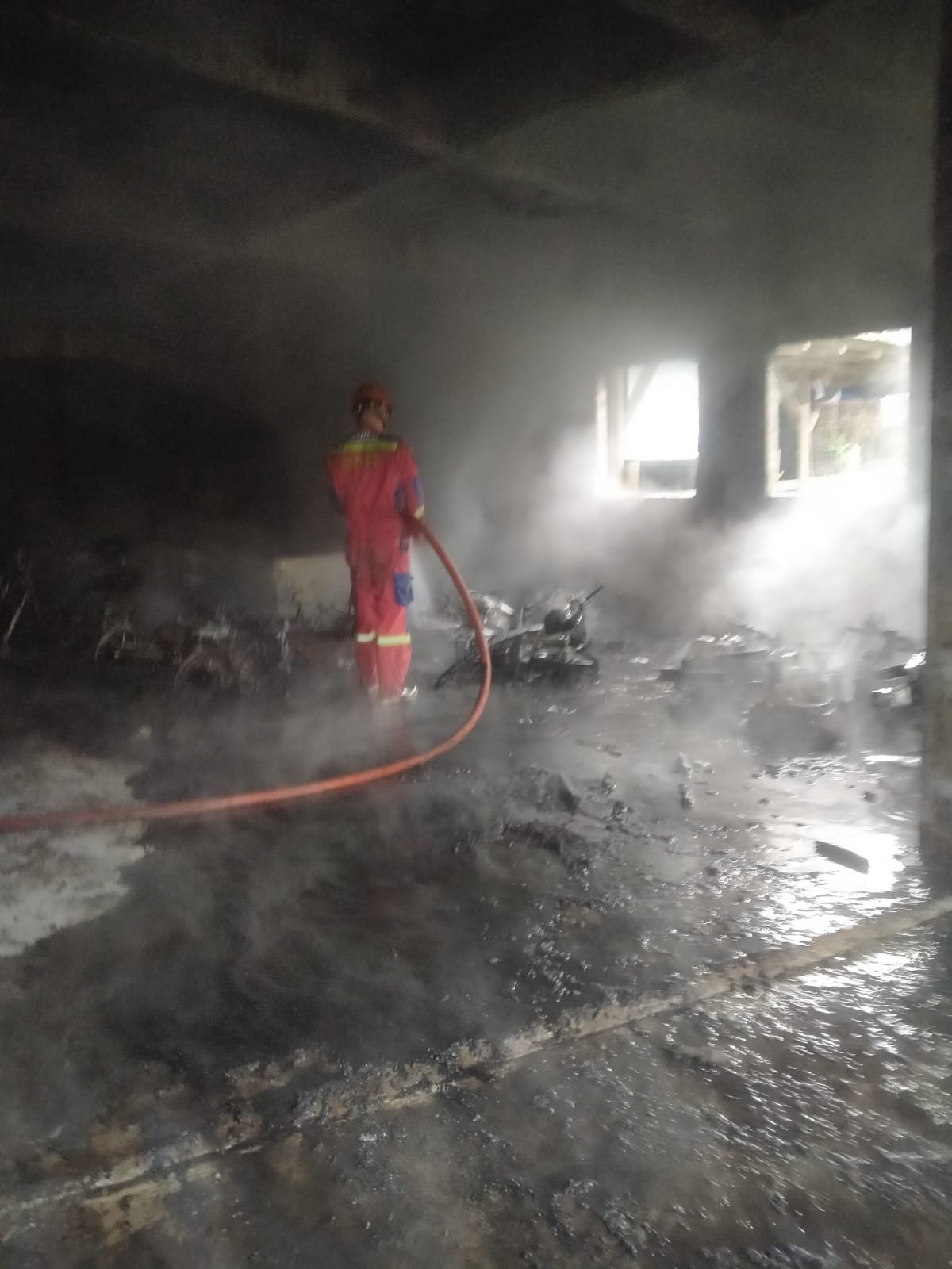 Kebakaran Lahan Parkir di Jalan Mayor Oking, 10 Motor Hangus Terbakar