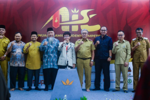 Denny Mulyadi Tekankan Adab dan Kejujuran dalam AISC BPIBS 2026