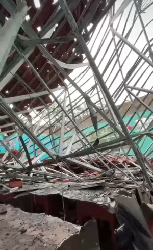 Atap SMAN 2 Gunung Putri Ambruk, KBM Dihentikan Sementara