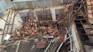 Lapuk Dimakan Usia, Atap Dua Ruang Kelas MI Miftahul Falah Bogor Ambruk