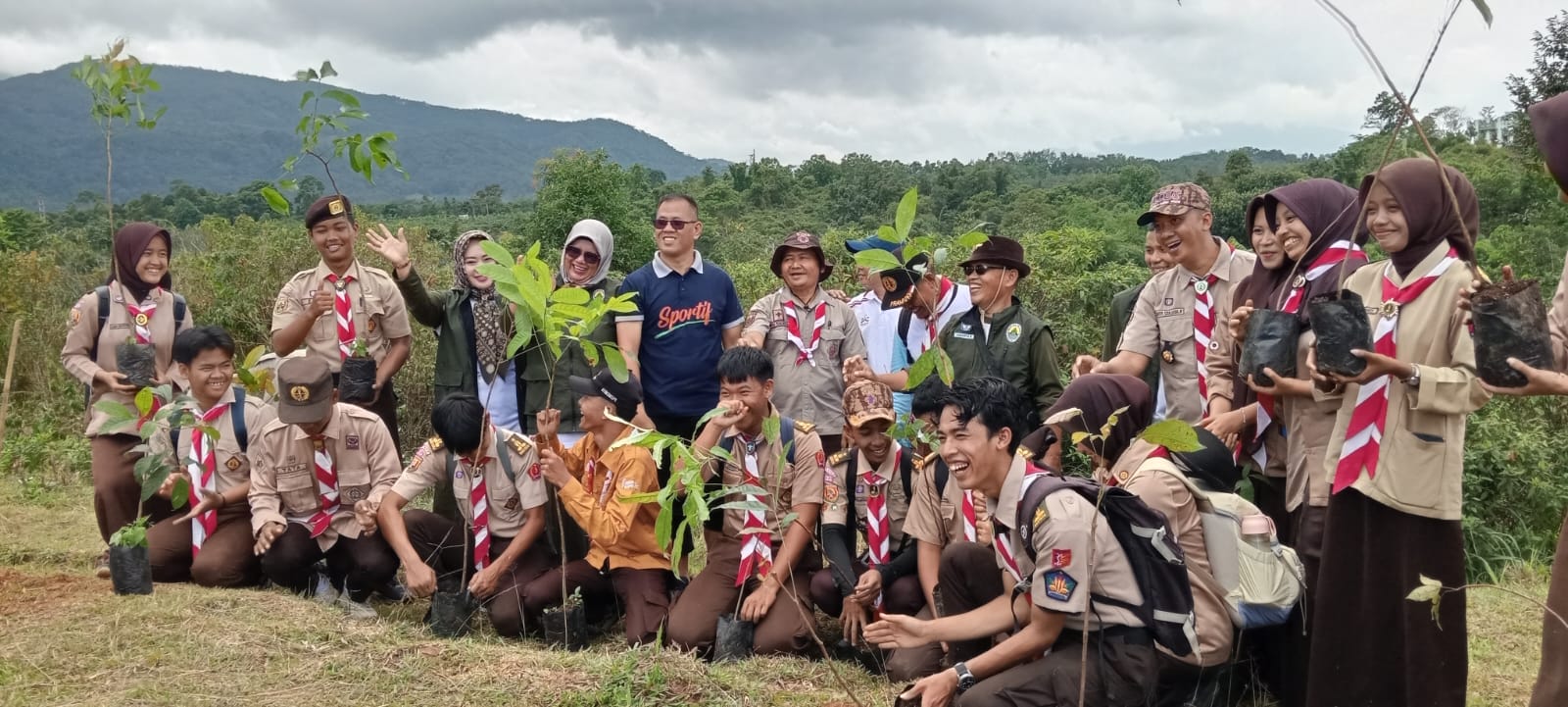 Dispora Kabupaten Bogor Tanam 1.000 Pohon Mahoni, Wujud Nyata Jaga Alam dan Lingkungan