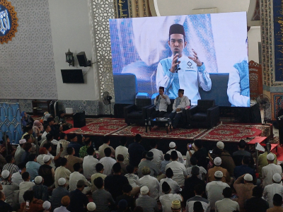 Ustad Abdul Somad saat menyampaikan tausiyah saat tabliq akbar di Universitas Tazkia