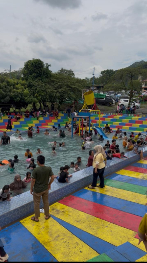 Membludak, Goa Lalay Diserbu Ribuan Wisatawan dari Berbagai Daerah